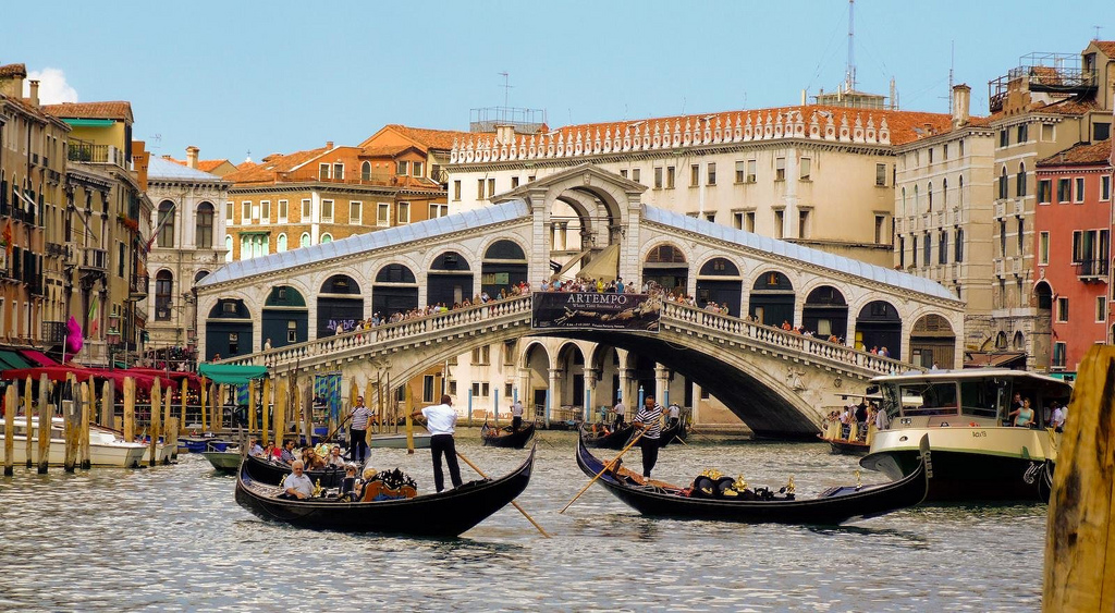: Venice-Rialto-Bridge.jpg
: 1235

: 408.7 