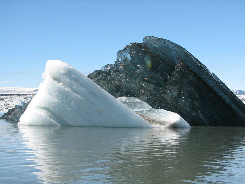 : chornii aisberg.jpg
: 630

: 85.5 