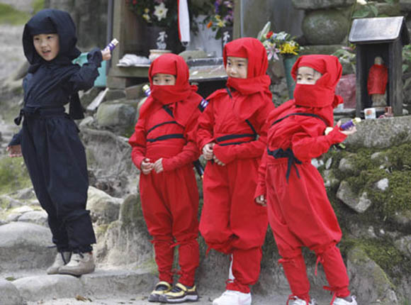 : festival-nindzja-v-japonii1.jpg
: 430

: 84.4 